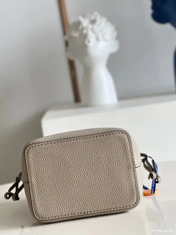 AAA Replica Ru NANO VUITTON LOUIS LOCKME BUCKET 0703